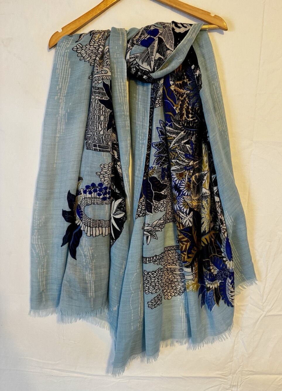 Inouïtoosh Large Scarf Shawl Blue Floral Soft 100% Wool 42”x77”